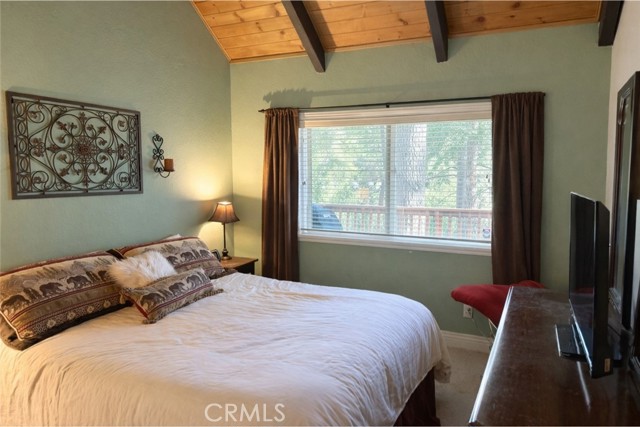 27334 Pinewood Drive, Lake Arrowhead, CA 92352