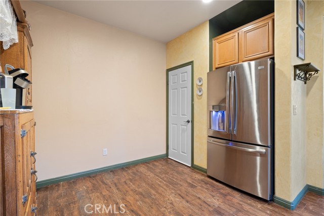 Detail Gallery Image 10 of 30 For 10705 Topiary Dr, Bakersfield,  CA 93306 - 3 Beds | 2 Baths