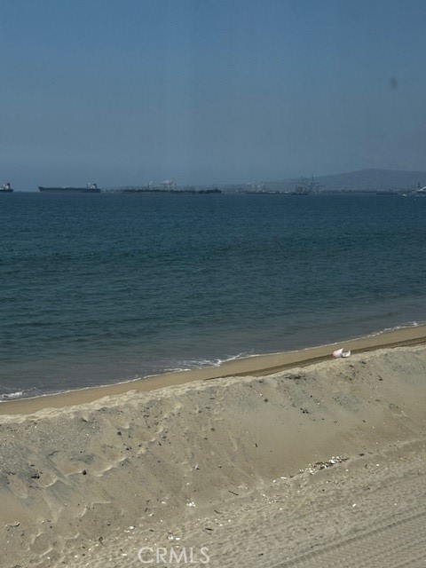 https://media.crmls.org/medias/7256c53a-b2bb-4a52-8e3d-5b0a8791545f.jpg?preset=X-Large