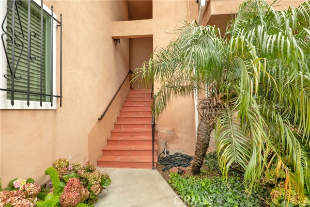 Detail Gallery Image 3 of 14 For 3122 E Theresa St #5,  Long Beach,  CA 90814 - 1 Beds | 1 Baths