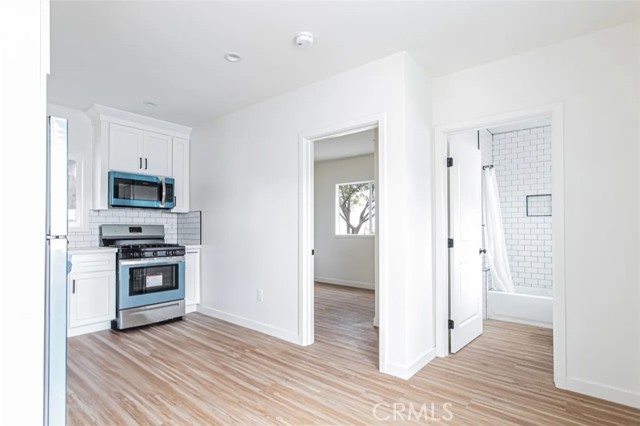 Detail Gallery Image 7 of 30 For 2213 S Bronson Ave, Los Angeles,  CA 90018 - – Beds | – Baths