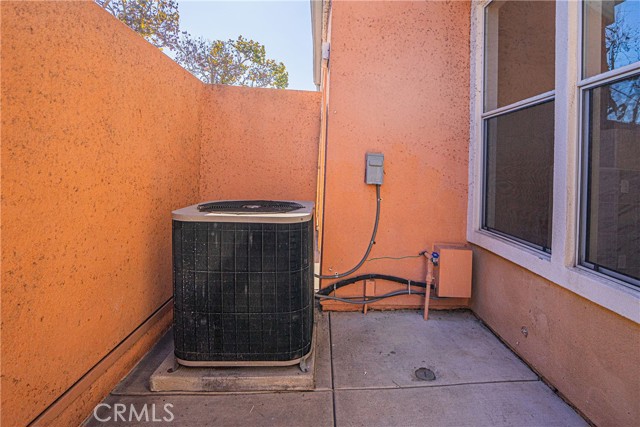 Detail Gallery Image 38 of 38 For 1869 Atlantic Ave, Long Beach,  CA 90806 - 2 Beds | 2/1 Baths