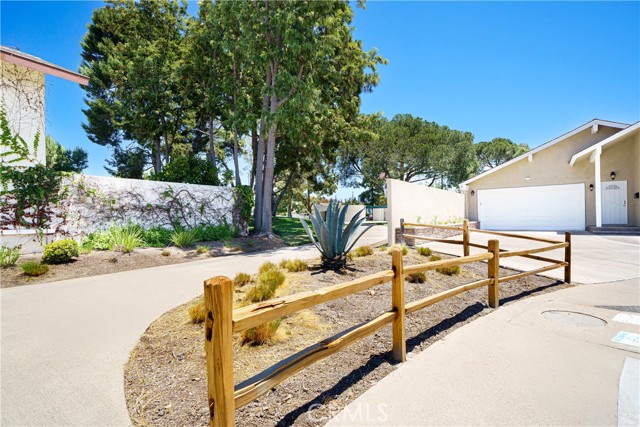 3701 S Ross Street, Santa Ana CA: https://media.crmls.org/medias/72580775-3112-461c-b398-c1a273f2dc0d.jpg
