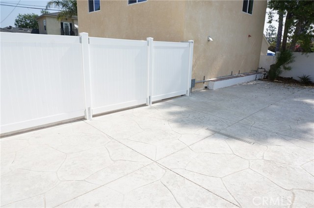 Detail Gallery Image 51 of 56 For 22131 Victory Bld, Woodland Hills,  CA 91303 - 3 Beds | 3/1 Baths