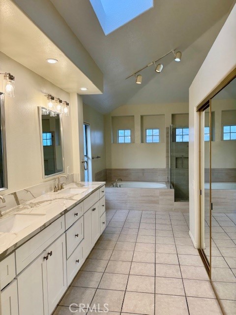 26562 White Oaks Drive, Laguna Hills CA: https://media.crmls.org/medias/7258c77a-9665-40d3-a356-4248993a39f1.jpg