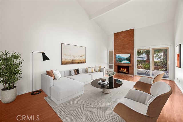 Detail Gallery Image 2 of 20 For 949 S Ridgecrest Cir, Anaheim Hills,  CA 92807 - 4 Beds | 2/1 Baths