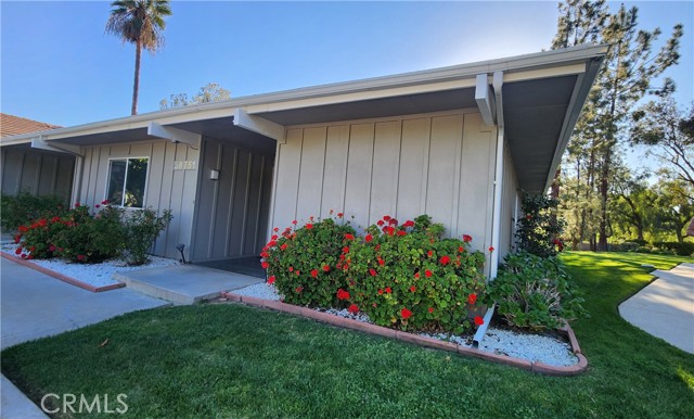 38751 Via Las Flores, Murrieta CA: https://media.crmls.org/medias/725986d6-3a17-41ae-bf13-47a203cefe19.jpg