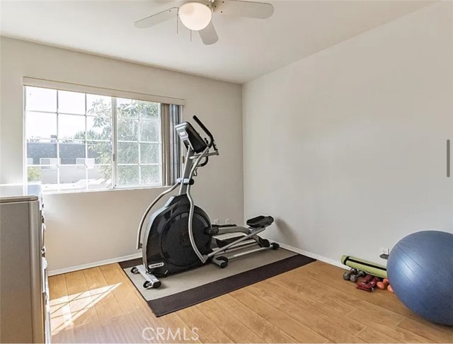 Detail Gallery Image 19 of 23 For 19110 Kittridge St #5,  Reseda,  CA 91335 - 3 Beds | 1/1 Baths