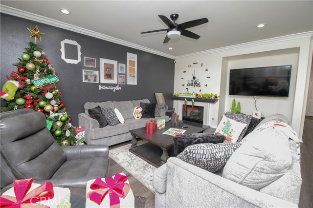 Detail Gallery Image 13 of 69 For 3999 Currant Ln, San Bernardino,  CA 92407 - 5 Beds | 3 Baths