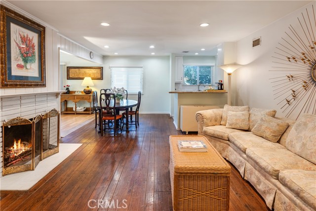 Detail Gallery Image 3 of 18 For 5743 Natick Ave, Sherman Oaks,  CA 91411 - 3 Beds | 2 Baths