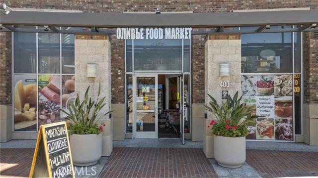 400 E Broadway, Glendale CA: https://media.crmls.org/medias/725a72b2-1491-4033-90b8-8d38d645d5c2.jpg