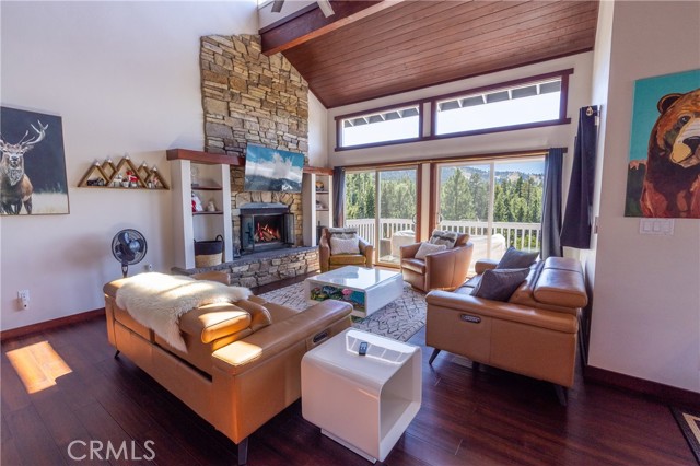 43866 Mendocino Drive, Big Bear Lake CA: https://media.crmls.org/medias/725a79c6-8bf7-486d-a4c7-5a359e7648f3.jpg