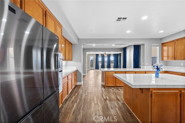 1829 Overland Court, Hemet CA: https://media.crmls.org/medias/725b04d7-3234-4311-b77c-e58bf7e9b0f6.jpg