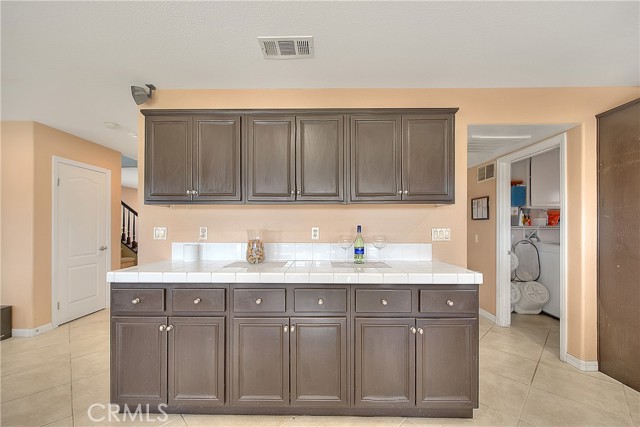 Image 16 of 62 For 40688 La Salle