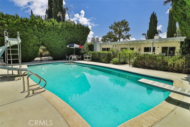 17313 Citronia Street, Northridge CA: https://media.crmls.org/medias/725dd0b7-64c8-4b6f-8daa-65d1bc7591a2.jpg
