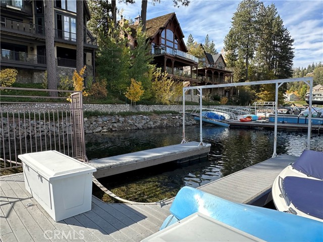 Detail Gallery Image 5 of 43 For 27442 Meadow Bay Dr, Lake Arrowhead,  CA 92352 - 4 Beds | 3/1 Baths