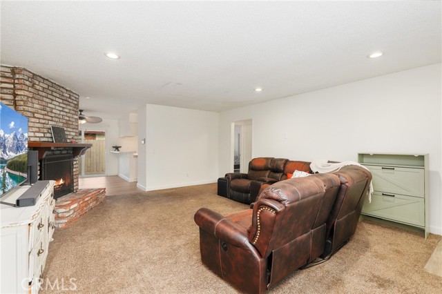 Detail Gallery Image 2 of 27 For 17926 Irvine Bld, Tustin,  CA 92780 - 2 Beds | 2 Baths