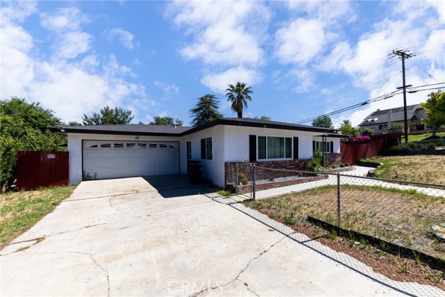 Detail Gallery Image 3 of 47 For 22892 Palm Ave, Grand Terrace,  CA 92313 - 4 Beds | 1/1 Baths