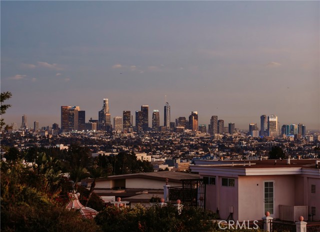 Detail Gallery Image 53 of 62 For 2285 N Hobart Bld, Los Angeles,  CA 90027 - 3 Beds | 3/1 Baths