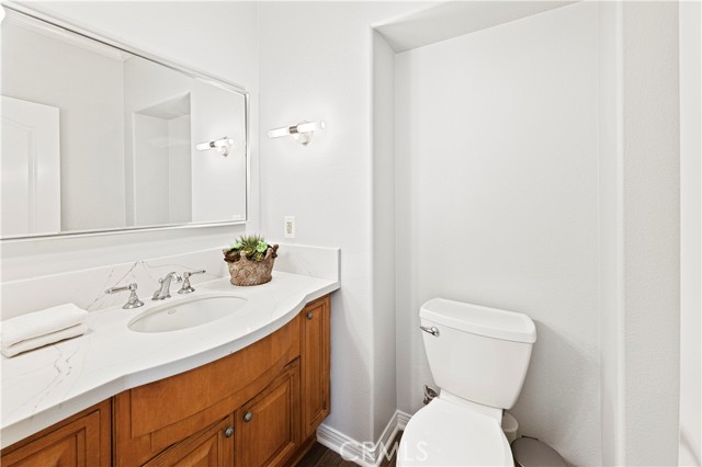 Detail Gallery Image 28 of 60 For 54 Valley Terrace, Irvine,  CA 92603 - 5 Beds | 4/1 Baths