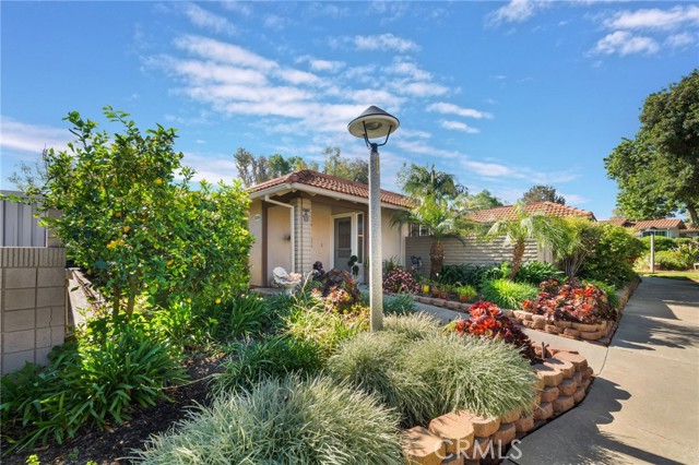 Detail Gallery Image 2 of 39 For 3084 via Serena #C,  Laguna Woods,  CA 92637 - 2 Beds | 2 Baths