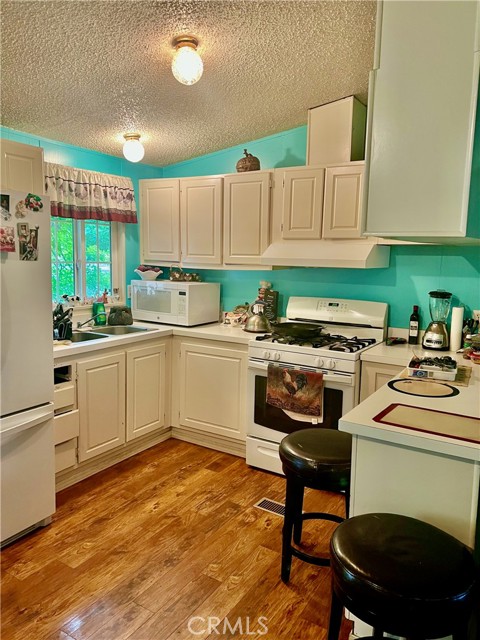 21400 Dry Creek Cutoff, Middletown, CA, 95461 21400 Dry Creek Cutoff, Middletown, CA, 95461