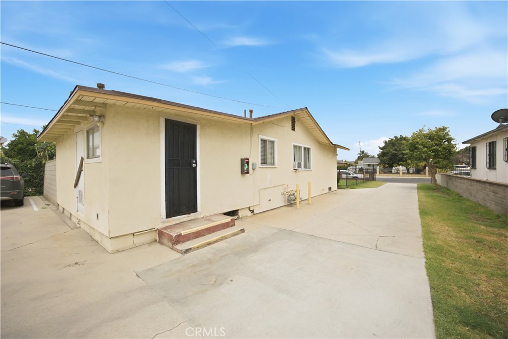 MLS #OC26162701 image #3