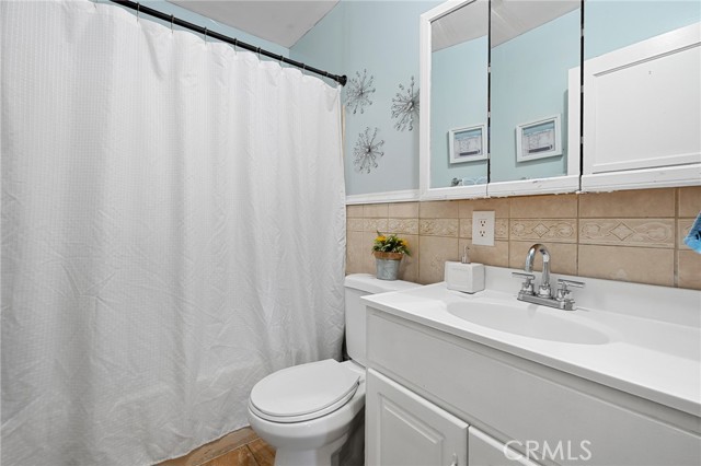 8054 Rhodes Avenue, North Hollywood CA: https://media.crmls.org/medias/726168af-8a60-4057-a81b-0dbf7d512683.jpg