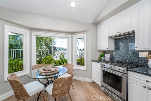 Image 17 of 63 For 3 Taylor Place