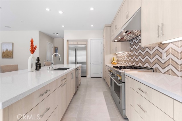390 Riverbend, Lake Forest CA: https://media.crmls.org/medias/7262583c-2541-43c1-9131-55173eefd865.jpg