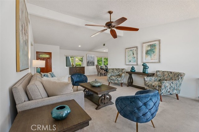 27992 Via Chocano, Mission Viejo CA: https://media.crmls.org/medias/72628b22-63f2-48bd-bc3a-e451feee92ec.jpg