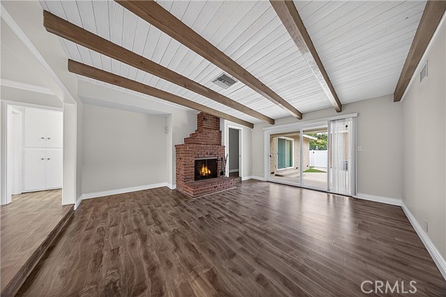 Detail Gallery Image 12 of 32 For 6906 Mclennan Ave, Lake Balboa,  CA 91406 - 3 Beds | 3 Baths