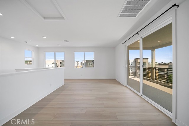 187 yugen, Irvine CA: https://media.crmls.org/medias/7264a8f7-2ea3-4f91-ae7a-b58906cb5a3b.jpg