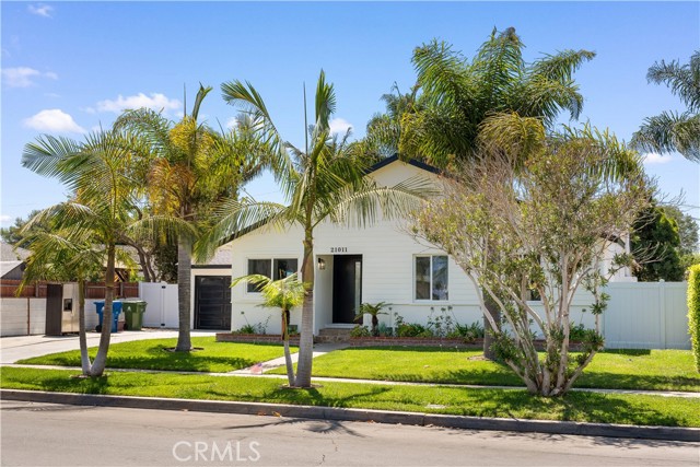 21011 La Salle Avenue, Torrance CA: https://media.crmls.org/medias/7264bb8b-8a51-4246-97f4-66cebca4ae69.jpg