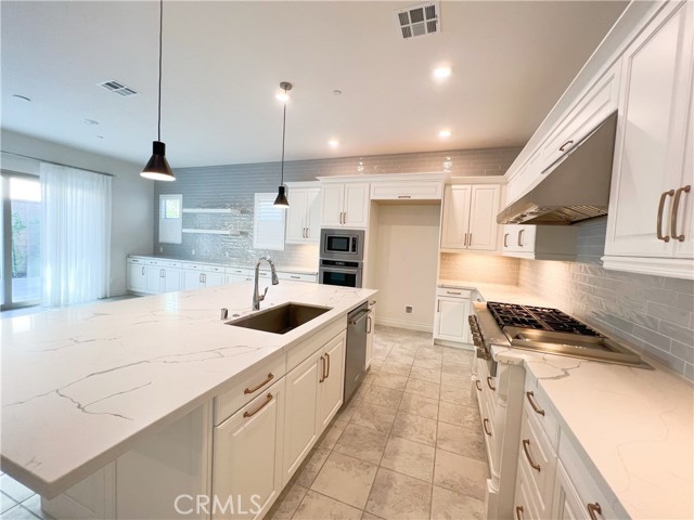 Detail Gallery Image 4 of 15 For 122 Gemini, Irvine,  CA 92618 - 4 Beds | 4 Baths