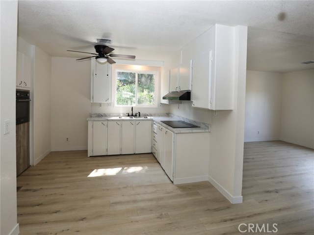 Detail Gallery Image 6 of 25 For 4596 W 40th St, Clearlake,  CA 95422 - 2 Beds | 2 Baths