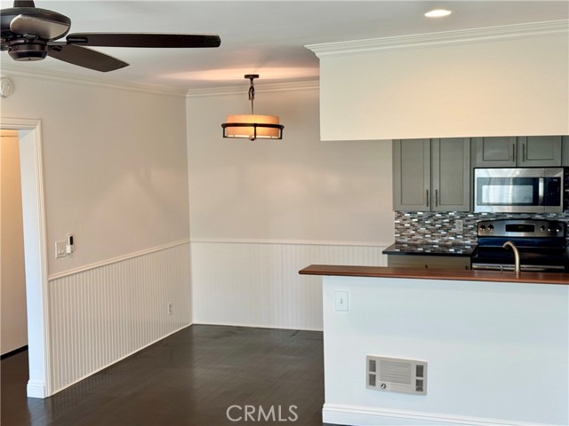 1707 Pacific Coast, Hermosa Beach CA: https://media.crmls.org/medias/7266069c-b7ab-4a73-9328-194fede158ef.jpg