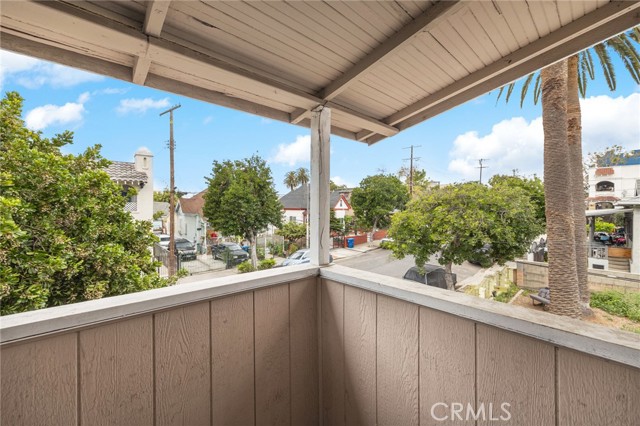 1631 W 11th Place, Los Angeles CA: https://media.crmls.org/medias/7266376f-b6e2-471d-8224-b5d3858c07dd.jpg