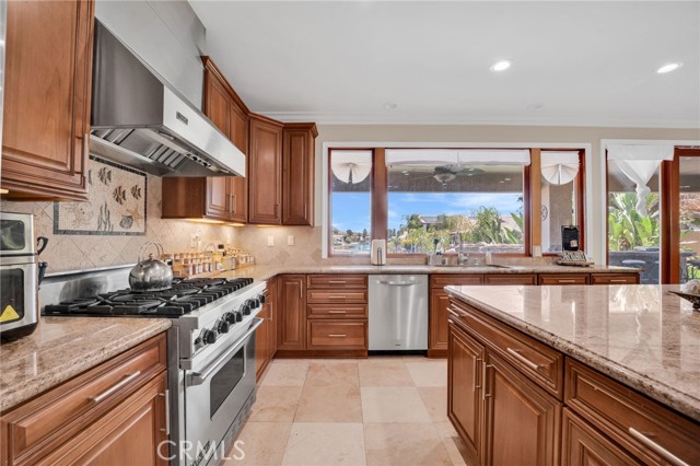 30420 Longhorn Drive, Canyon Lake CA: https://media.crmls.org/medias/72668273-dd93-4654-b874-00ed9fb118c7.jpg