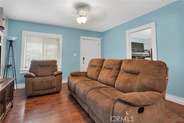 1554 N Sierra Way, San Bernardino CA: https://media.crmls.org/medias/7266d250-6a20-45db-b5a7-75b8dd84974e.jpg