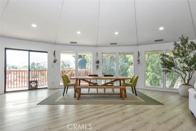 11101 Spanish Hills Dr, Corona CA: https://media.crmls.org/medias/726709e6-4c09-43e0-bf47-202e912d09d0.jpg