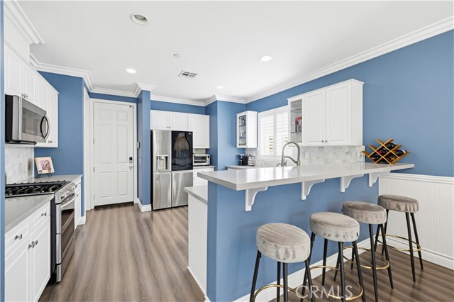 Detail Gallery Image 21 of 42 For 19890 Holly Drive, Saugus,  CA 91350 - 3 Beds | 3 Baths