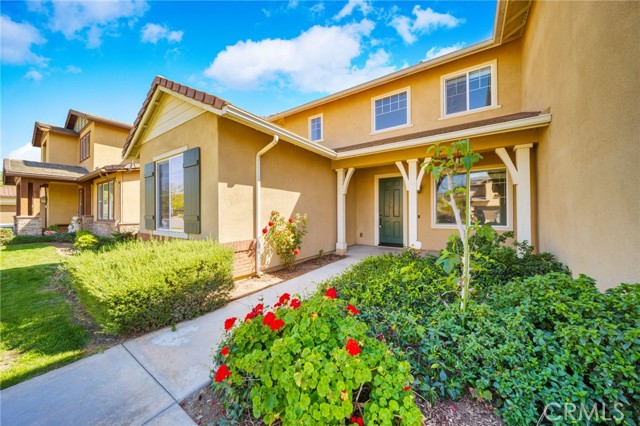 Detail Gallery Image 4 of 55 For 10836 Portofino, Riverside,  CA 92503 - 5 Beds | 3 Baths