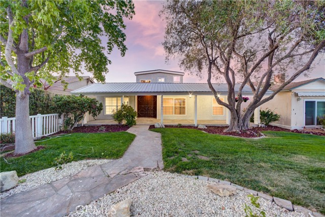 225 Soares Avenue, Santa Maria CA: https://media.crmls.org/medias/72689127-48c3-4971-8ee7-ee8b63bcb399.jpg