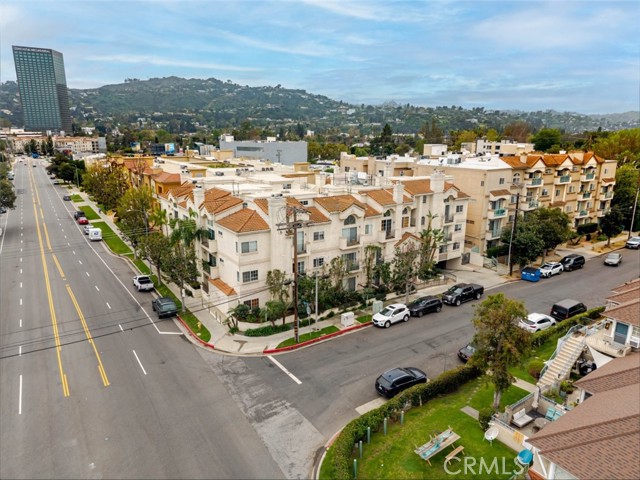 Detail Gallery Image 20 of 25 For 10604 Valley Spring Ln #105,  Toluca Lake,  CA 91602 - 2 Beds | 2 Baths