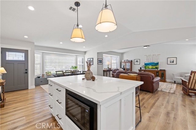 Detail Gallery Image 8 of 70 For 27851 Santa Clarita Rd, Saugus,  CA 91350 - 3 Beds | 2 Baths