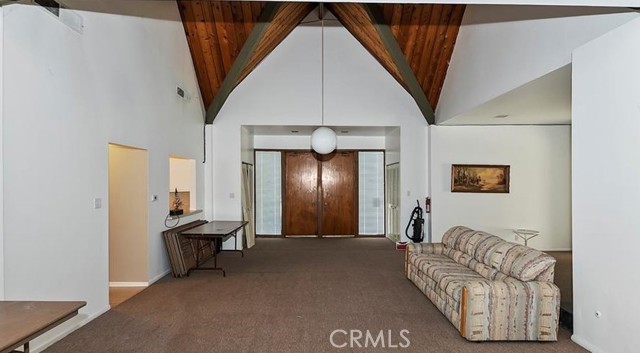 Clubhouse for large gatherings and paries.