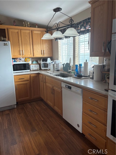 10975 Decker, Oak Hills CA: https://media.crmls.org/medias/726bce76-e901-47c5-908e-c92c4ab22ddc.jpg