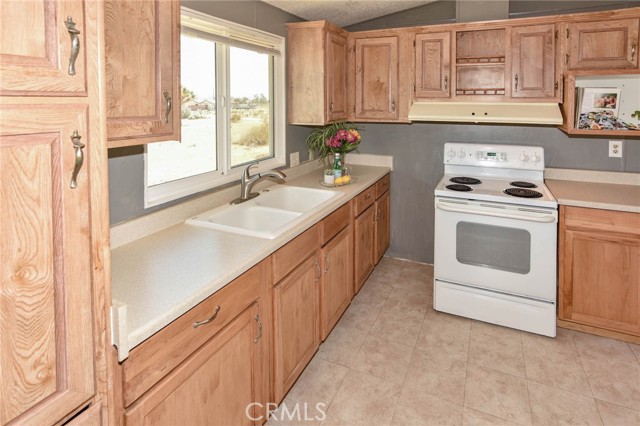 Detail Gallery Image 15 of 45 For 1732 Surrey Ave, Yucca Valley,  CA 92284 - 2 Beds | 2 Baths