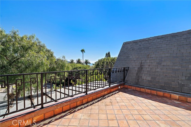 Detail Gallery Image 27 of 45 For 464 Holly, Laguna Beach,  CA 92651 - 4 Beds | 3/1 Baths